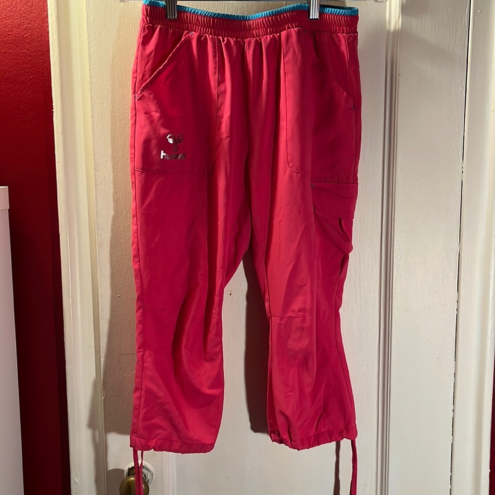 Pink Hummel Lightweight Cargo Style Pants Size Medium 3/4 Leg Pants